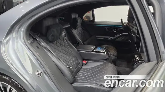 Mercedes-Benz S-Class 2021 — Photo 34/36