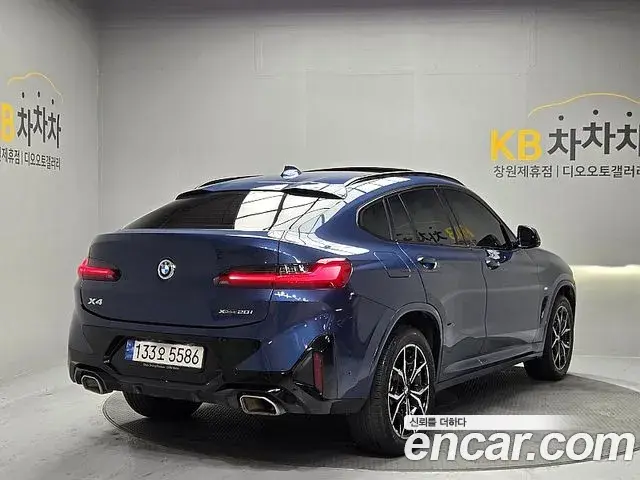 BMW X4 2022 — Photo 10/20