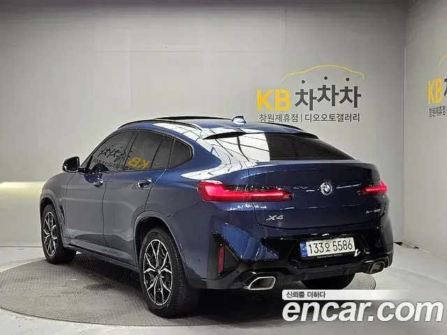 BMW X4 2022 — Photo 7/20