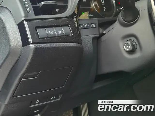 Lexus ES300h 2025 — Photo 12/20