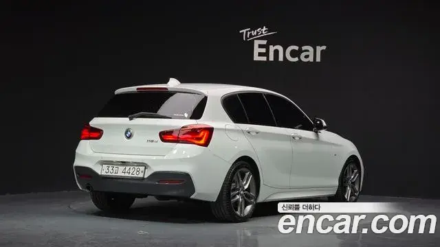 BMW 1 Series 2018 — Şəkil 1/20