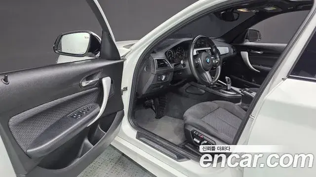BMW 1 Series 2018 — Şəkil 8/20