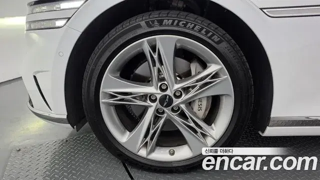 Genesis G90 2022 — Şəkil 19/20
