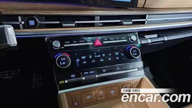 Hyundai Santa Fe 2024 — Фото 18/20