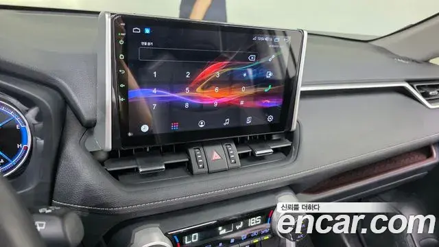 Toyota RAV4 2021 — Photo 15/20