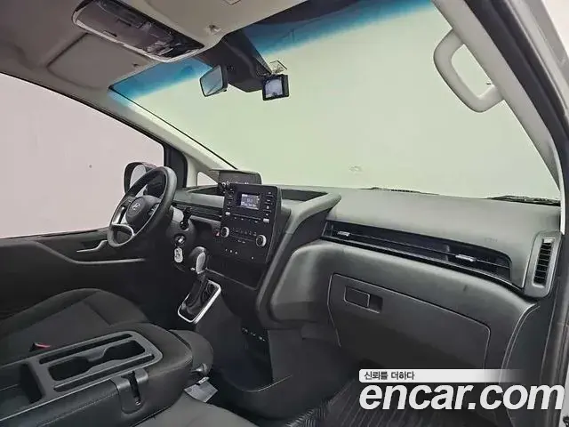 Hyundai Staria 2022 — Photo 10/20