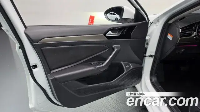 Volkswagen Jetta 2021 — Photo 20/30