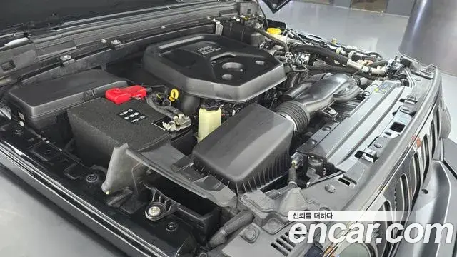 Jeep Wrangler 2020 — ფოტო 6/20
