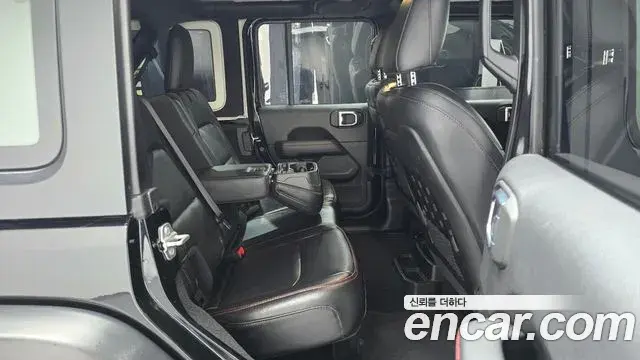 Jeep Wrangler 2020 — ფოტო 11/20