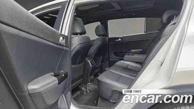 Kia Sportage The Bold 2018 — ფოტო 26/33