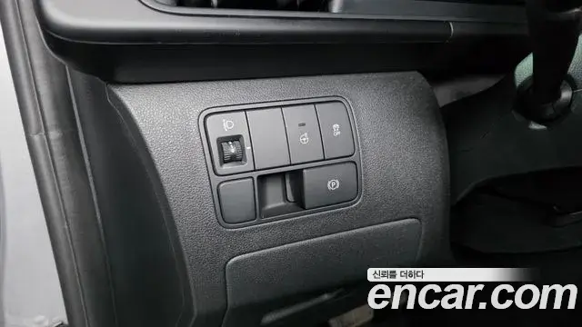 Hyundai Staria 2023 — Photo 17/20
