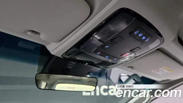 Hyundai Staria 2023 — Photo 18/20