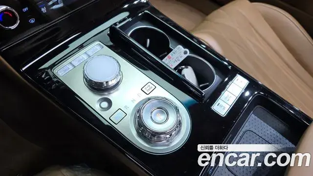 Genesis Electrified G80 2024 — Photo 9/20