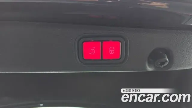 Mercedes-Benz E-Class 2022 — ფოტო 20/20