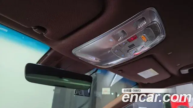 Genesis G90 2025 — Photo 27/31