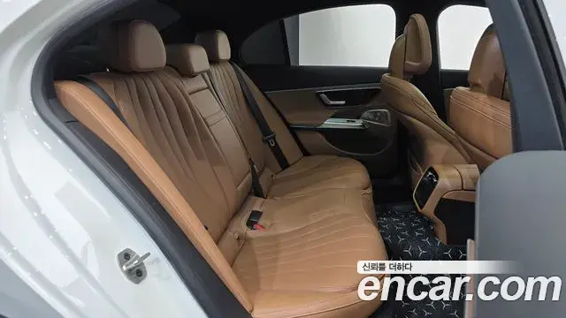 Mercedes-Benz E-Class 2026 — Şəkil 10/20