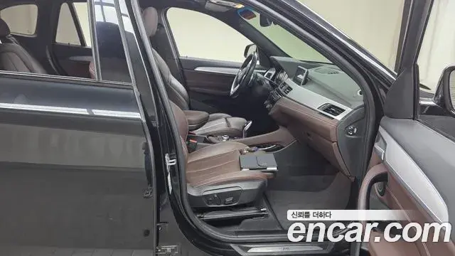 BMW X1 2021 — Photo 27/33