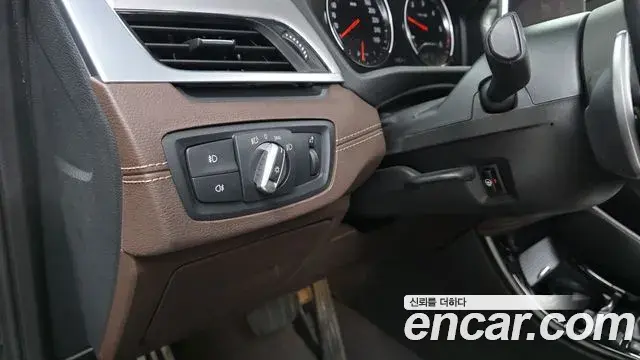 BMW X1 2021 — Photo 8/33