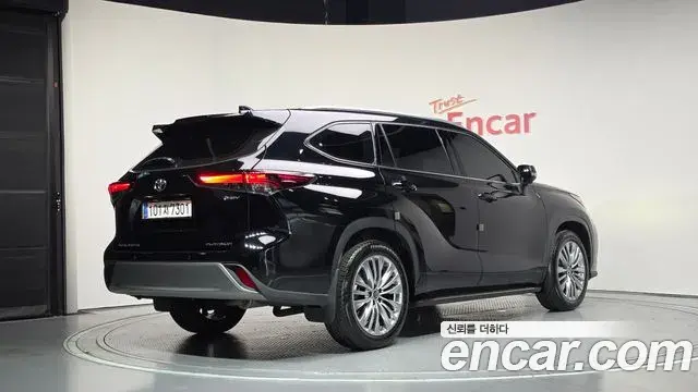 Toyota Highlander 2025 — Photo 2/20