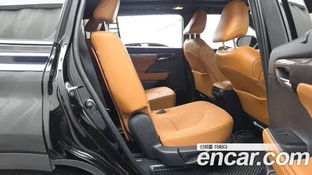 Toyota Highlander 2025 — Photo 12/20
