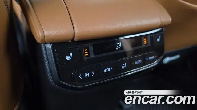 Toyota Highlander 2025 — Photo 19/20