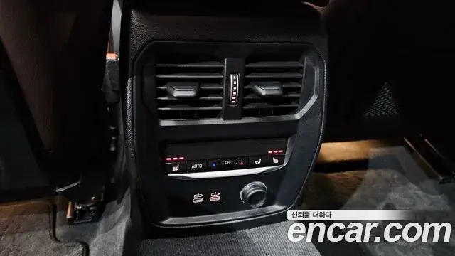 BMW 3 Series 2019 — ფოტო 29/31