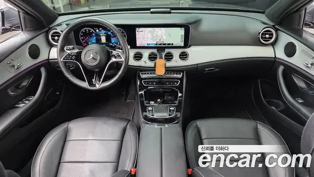 Mercedes-Benz E-Class 2021 — Фото 7/20