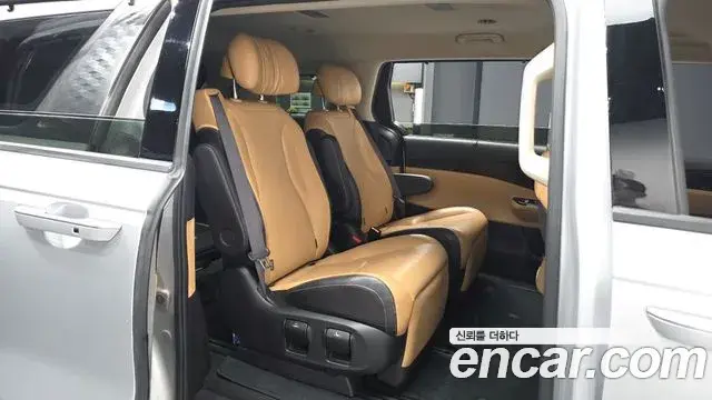 Kia Carnival 2022 — Фото 12/20