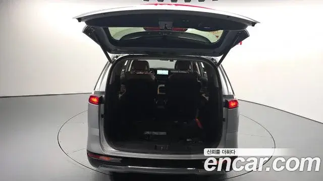 Kia Carnival 2022 — Фото 20/20