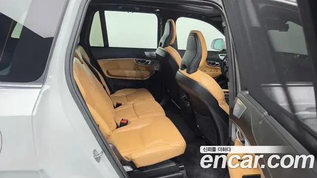 Volvo XC90 2022 — Фото 12/20