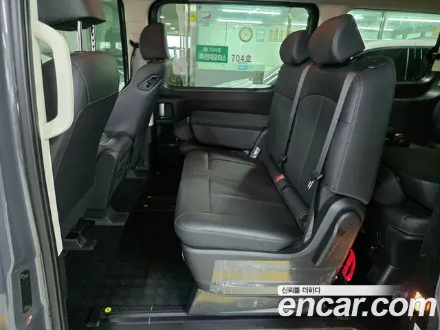 Hyundai Staria 2026 — Photo 5/17
