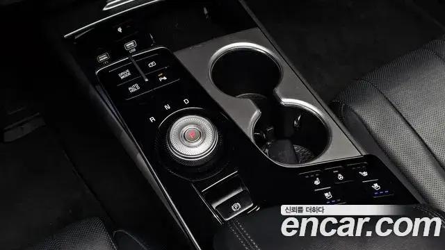 Kia K8 2021 — Şəkil 9/20