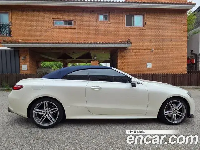 Mercedes-Benz E-Class 2019 — Photo 7/20