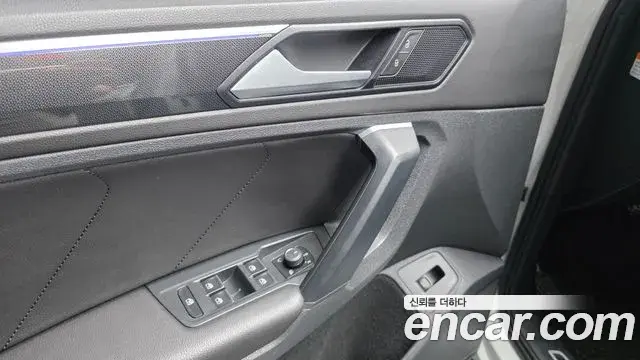 Volkswagen Tiguan 2021 — Şəkil 33/34