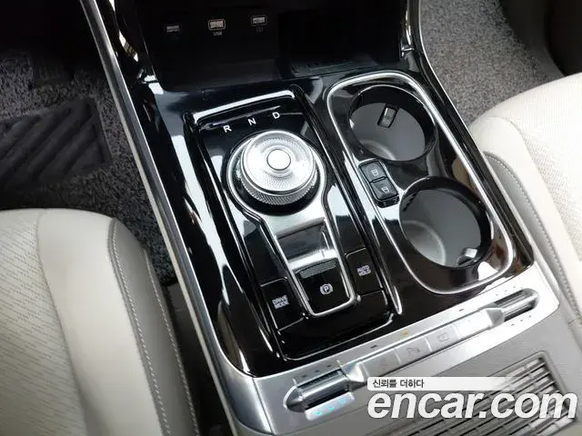 Kia Carnival 2022 — Şəkil 9/20