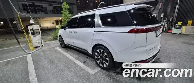 Kia Carnival 2021 — Photo 2/14