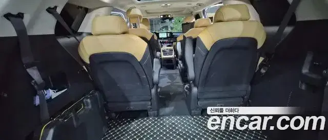 Kia Carnival 2021 — Photo 13/14