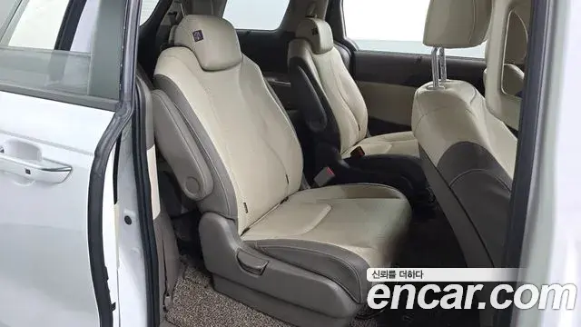 Kia Carnival 2022 — Photo 12/20