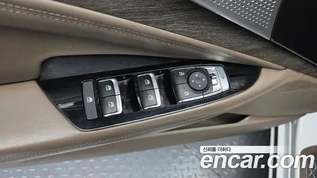 Kia K8 2021 — Photo 7/33