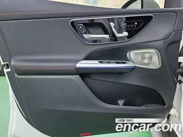 Mercedes-Benz GLC-Class 2026 — Фото 3/12
