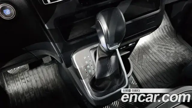 Hyundai Staria 2022 — Şəkil 9/20