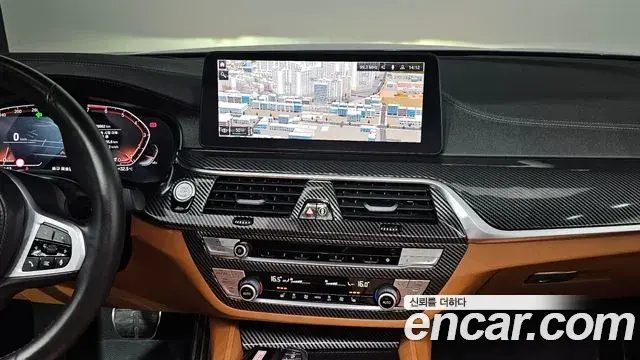 BMW 5 Series 2020 — Фото 13/20