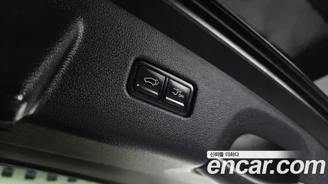 Kia Carnival 2021 — ფოტო 7/31