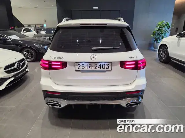 Mercedes-Benz GLB-Class 2026 — Фото 3/20