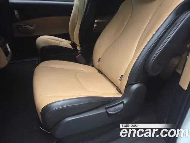 Kia Carnival 2023 — Photo 12/20