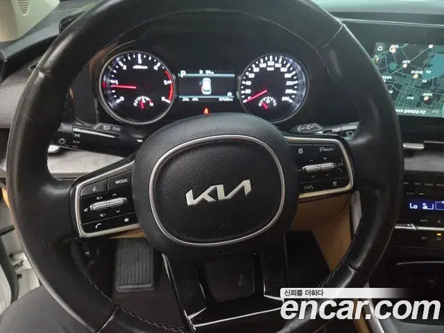 Kia Carnival 2023 — Photo 16/20