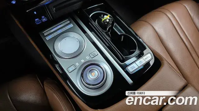 Genesis Electrified G80 2020 — Photo 9/20