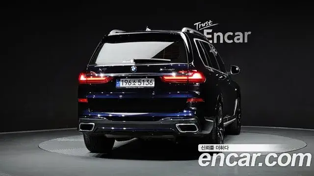 BMW X7 2022 — Фото 4/20