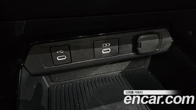 Toyota Prius 2023 — Şəkil 29/30