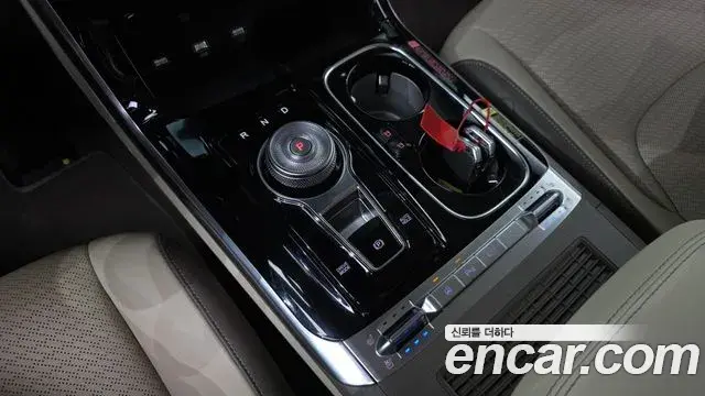 Kia Carnival 2023 — Şəkil 9/20